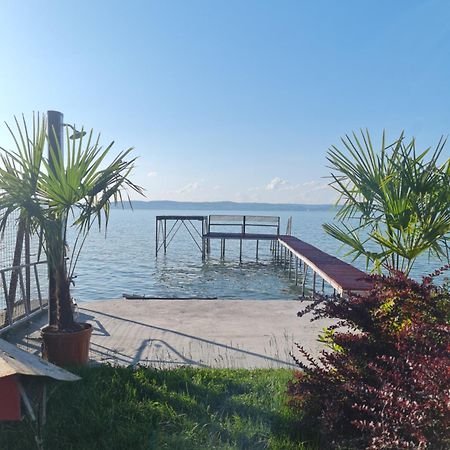 Flamingo Apartman Balatonszarszo Dış mekan fotoğraf