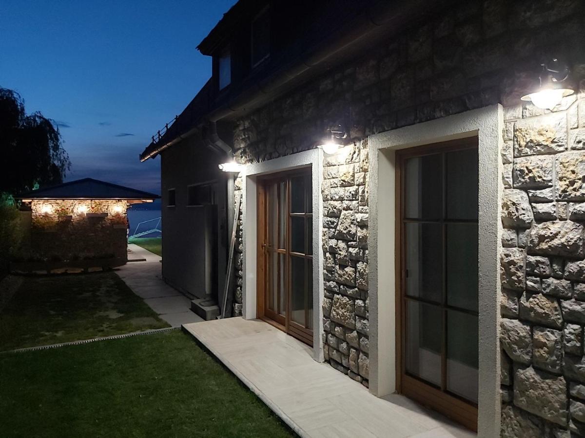 Flamingo Apartman Balatonszarszo Dış mekan fotoğraf