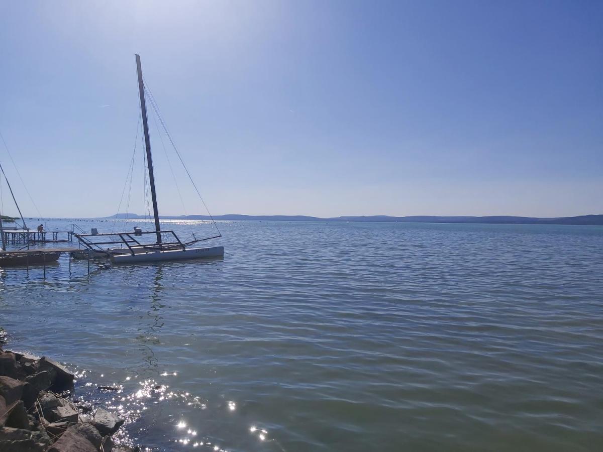 Flamingo Apartman Balatonszarszo Dış mekan fotoğraf