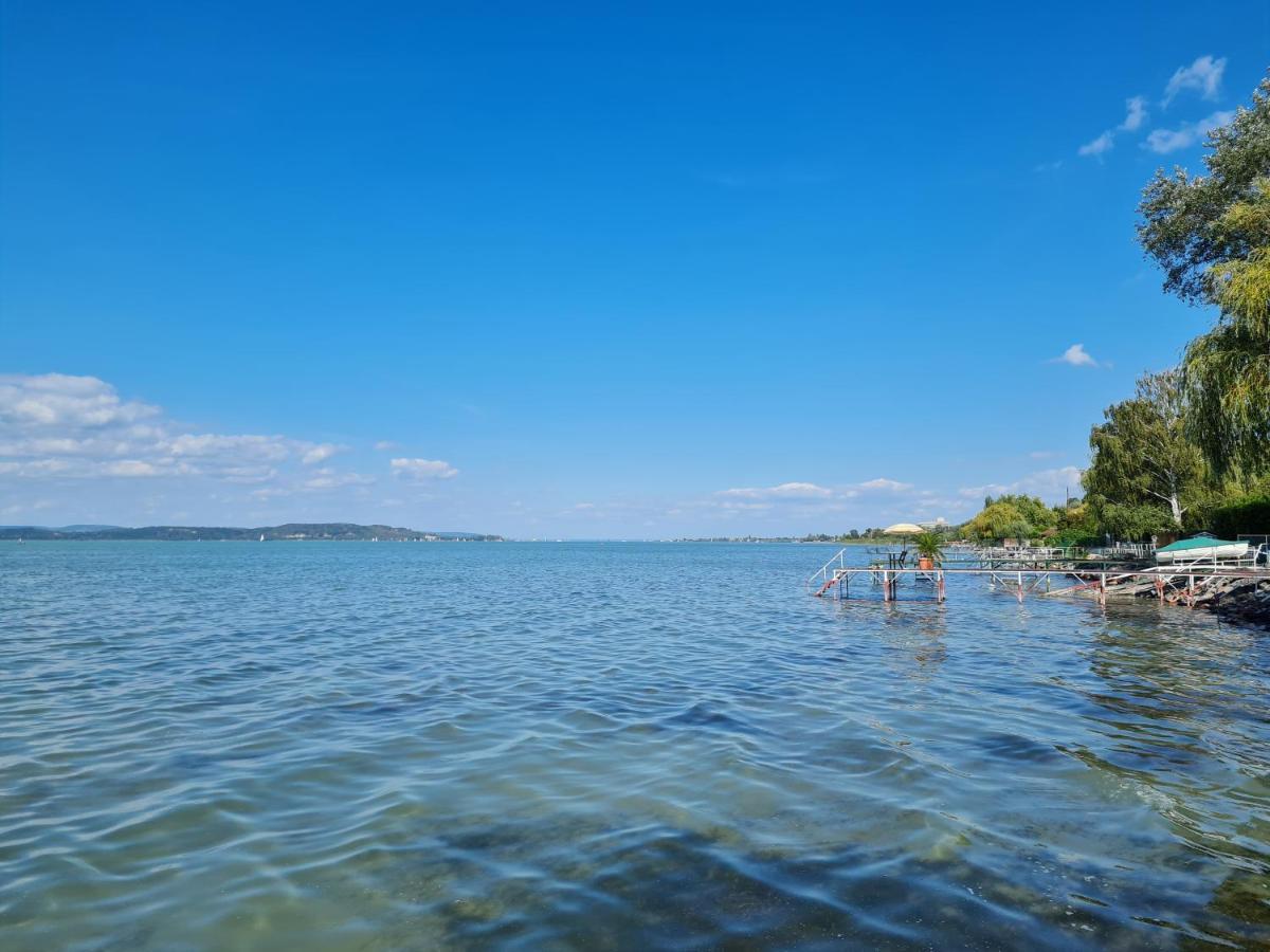 Flamingo Apartman Balatonszarszo Dış mekan fotoğraf