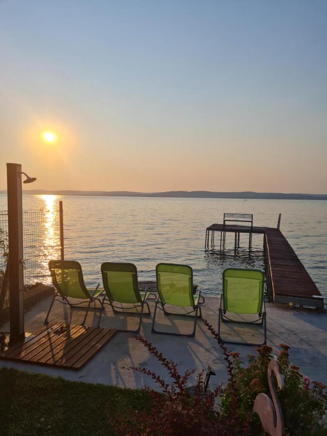 Flamingo Apartman Balatonszarszo Dış mekan fotoğraf