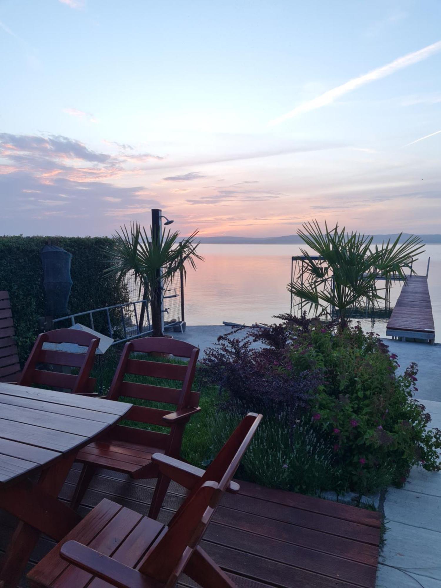 Flamingo Apartman Balatonszarszo Dış mekan fotoğraf
