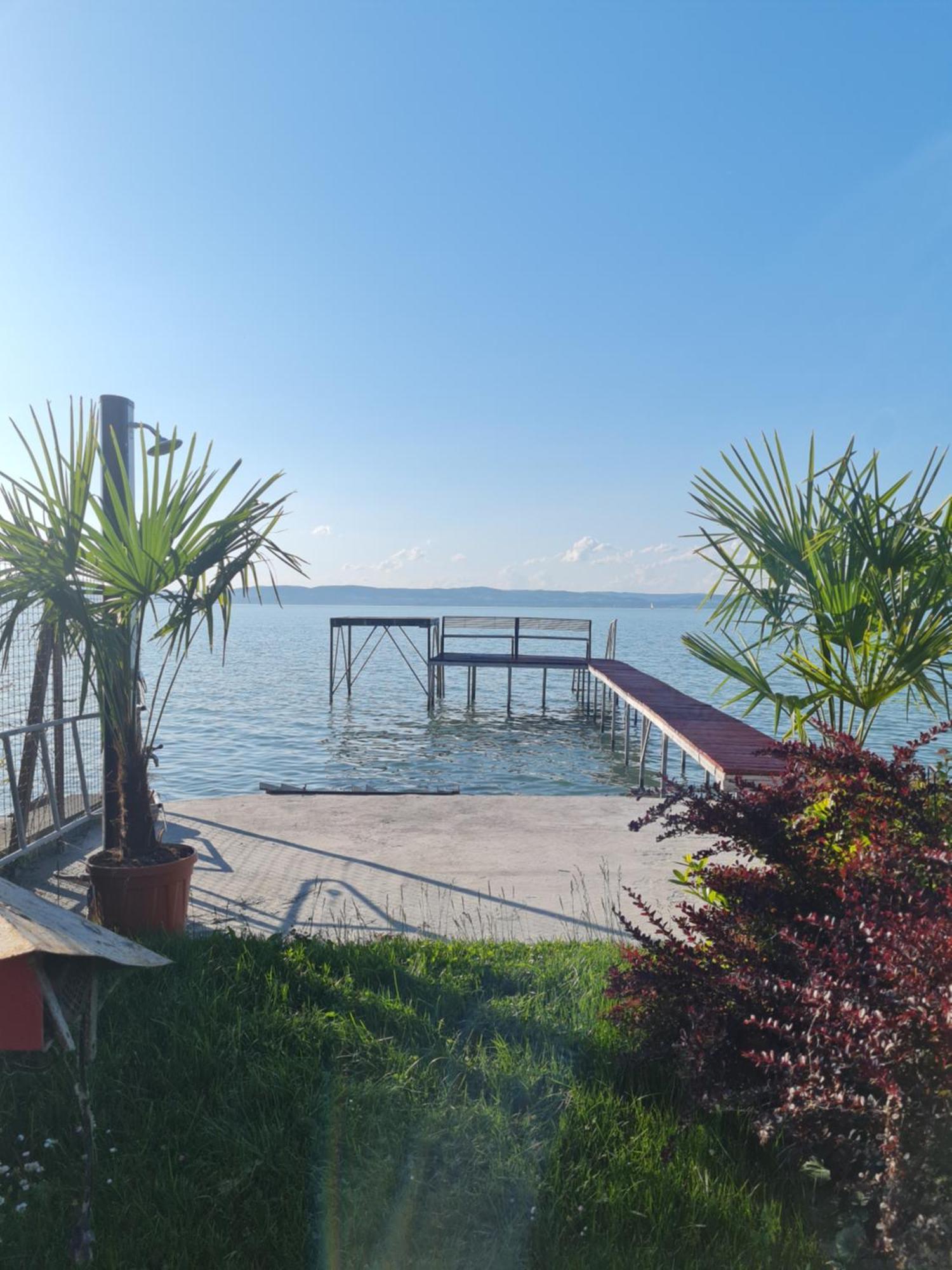 Flamingo Apartman Balatonszarszo Dış mekan fotoğraf