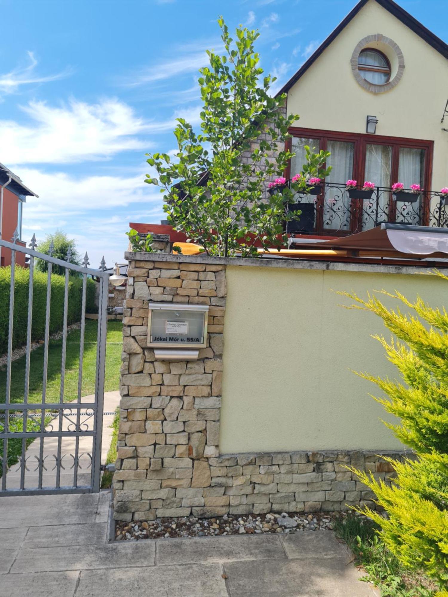 Flamingo Apartman Balatonszarszo Dış mekan fotoğraf